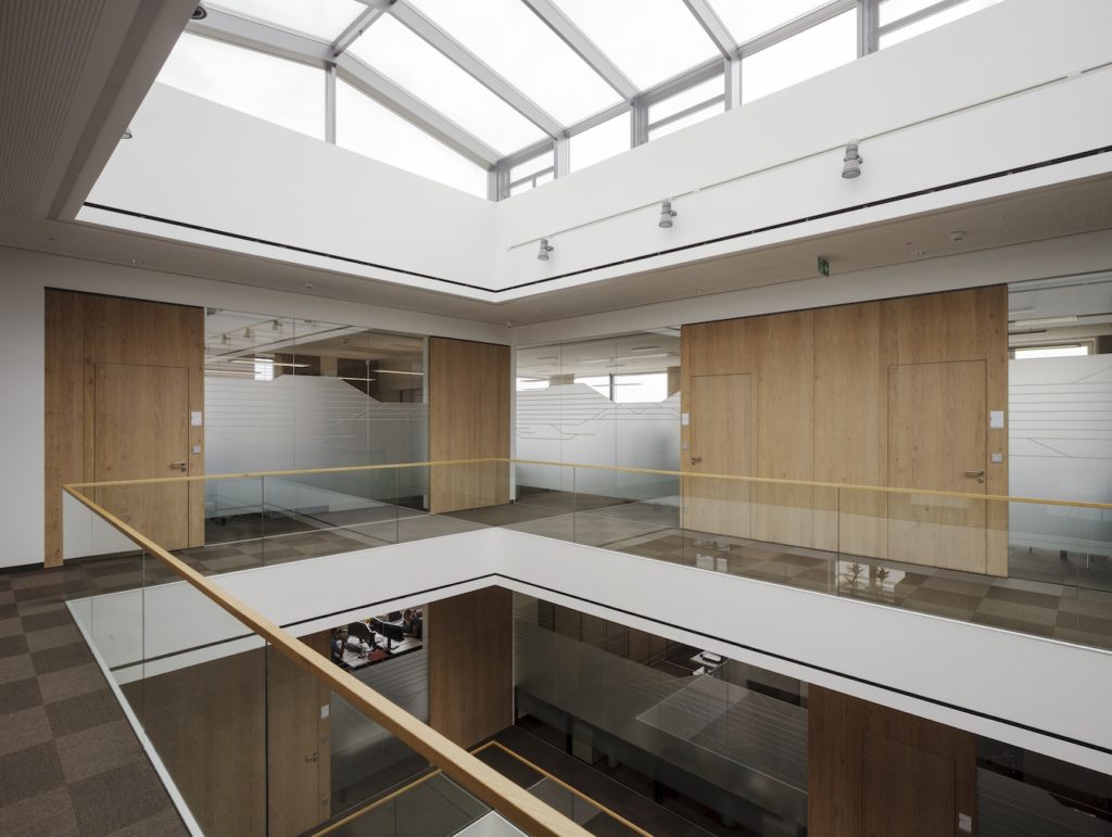Frauscher Schärding Architekt Bruckner, Nattenbach TS5 Alois Scheicher GmbH (Scheicher.Wand)