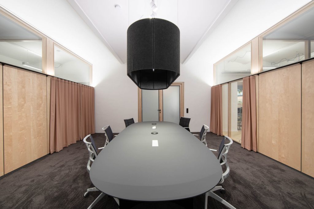 Anyline Wien  TS2Flr Raum-im-Raum-Lösungen TS2Flr Trennwand customized Raum in Raum Systeme Birke Schälfurnier Alois Scheicher GmbH (Scheicher.Wand)