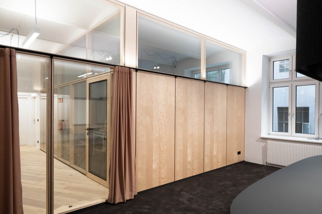 Anyline Wien  TS2Flr Raum-im-Raum-Lösungen TS2Flr Trennwand customized Raum in Raum Systeme Birke Schälfurnier Alois Scheicher GmbH (Scheicher.Wand)
