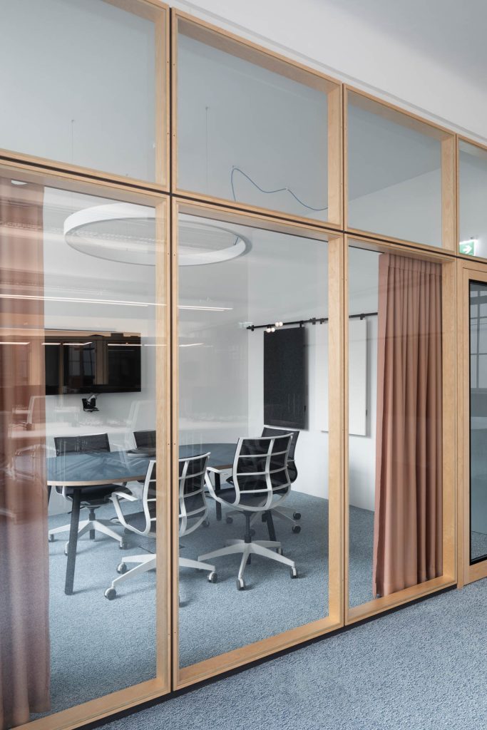 Anyline Wien  TS2Flr Raum-im-Raum-Lösungen TS2Flr Trennwand customized Raum in Raum Systeme Birke Schälfurnier Alois Scheicher GmbH (Scheicher.Wand)