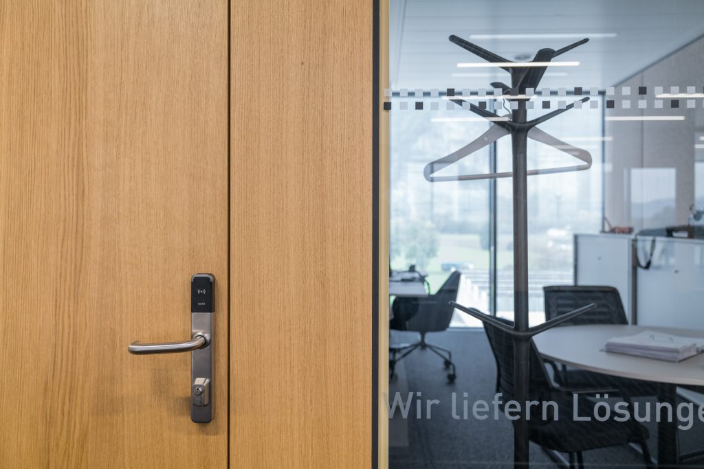 EHG Stahlzentrum Dornbirn ARCHMP Moosbrugger Pfandl ZT TS1Flush TS4 TS4 mit Textiloberfläche Alois Scheicher GmbH (Scheicher.Wand)