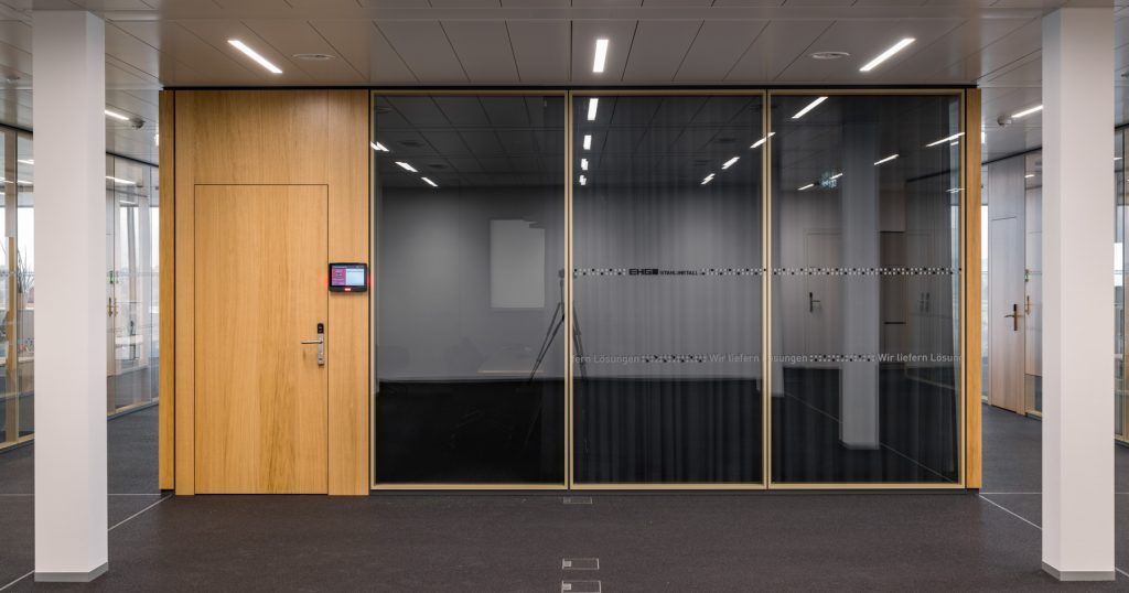 EHG Stahlzentrum Dornbirn ARCHMP Moosbrugger Pfandl ZT TS1Flush TS4 TS4 mit Textiloberfläche Alois Scheicher GmbH (Scheicher.Wand)