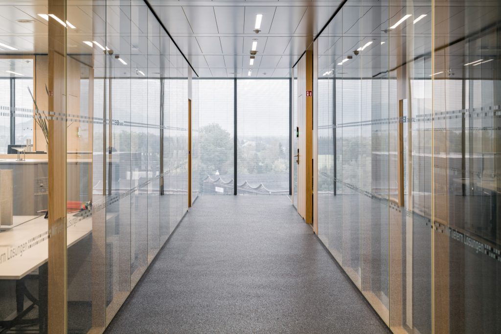 EHG Stahlzentrum Dornbirn ARCHMP Moosbrugger Pfandl ZT TS1Flush TS4 TS4 mit Textiloberfläche Alois Scheicher GmbH (Scheicher.Wand)