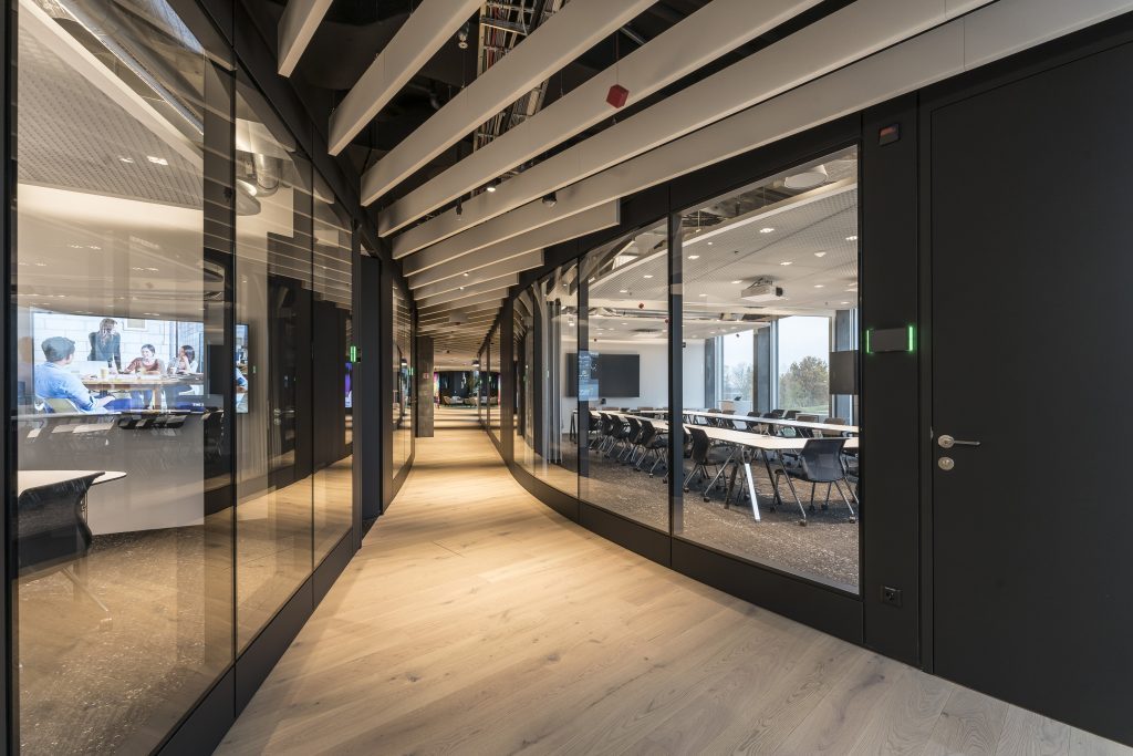 SAP@THE CIRCLE Zürich Airport Ramseier & Associates LTD TS2Gl Alois Scheicher GmbH (Scheicher.Wand)