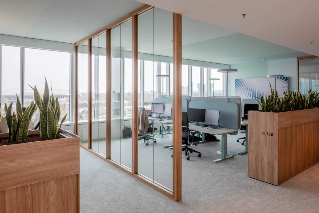 Borealis Wien Architekt: Andreas Burghardt TS1 Holz: Ulme Alois Scheicher GmbH (Scheicher.Wand)
