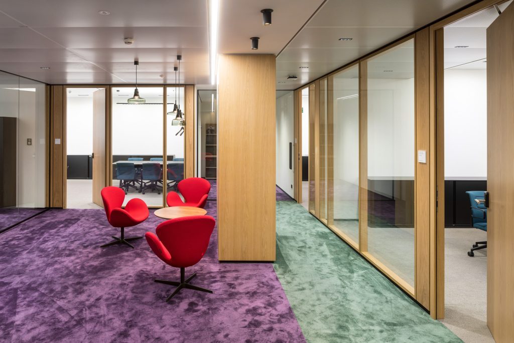 HEIMBAU Eisenhof königlarch architekten TS2Flr TS2Flr Eiche Flush Türbändern, Sonderausführung Schattenfugen Alois Scheicher GmbH (Scheicher.Wand)