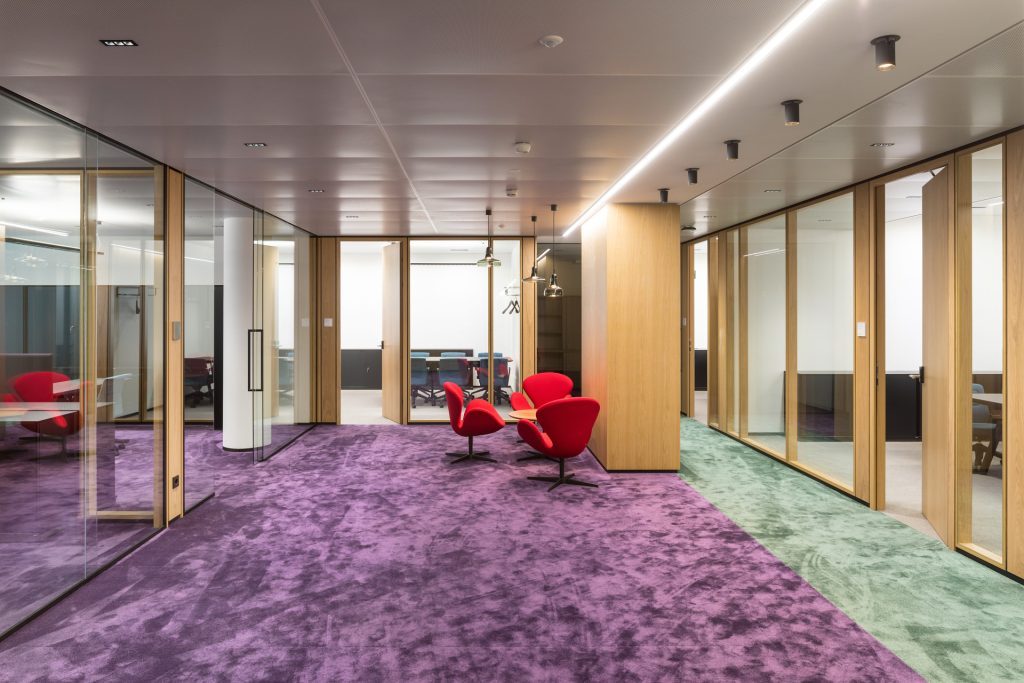 HEIMBAU Eisenhof königlarch architekten TS2Flr TS2Flr Eiche Flush Türbändern, Sonderausführung Schattenfugen Alois Scheicher GmbH (Scheicher.Wand)