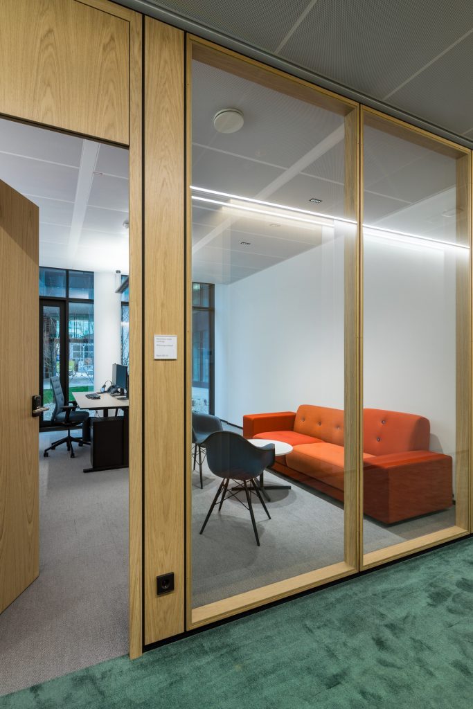 HEIMBAU Eisenhof königlarch architekten TS2Flr TS2Flr Eiche Flush Türbändern, Sonderausführung Schattenfugen Alois Scheicher GmbH (Scheicher.Wand)