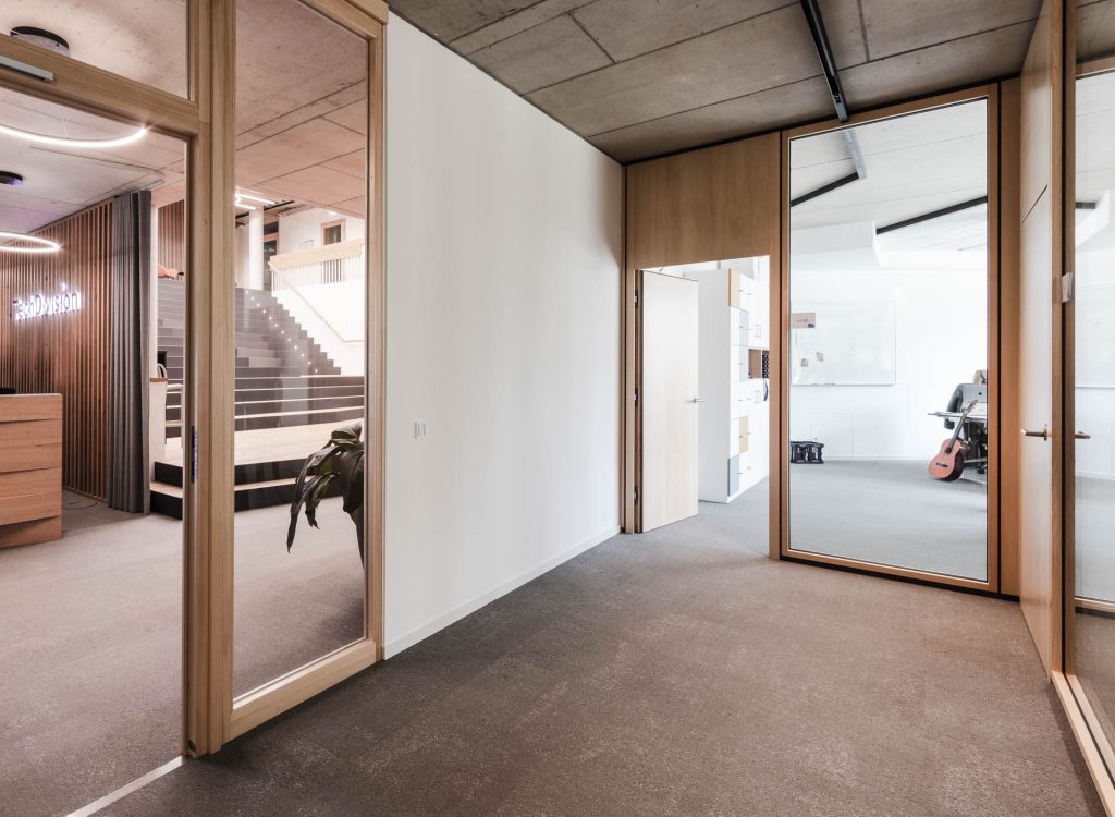 Techdivision im Spinnereihof Kolbermoor Werndl & Partner GmbH TS1 Tanne Natur Alois Scheicher GmbH (Scheicher.Wand)