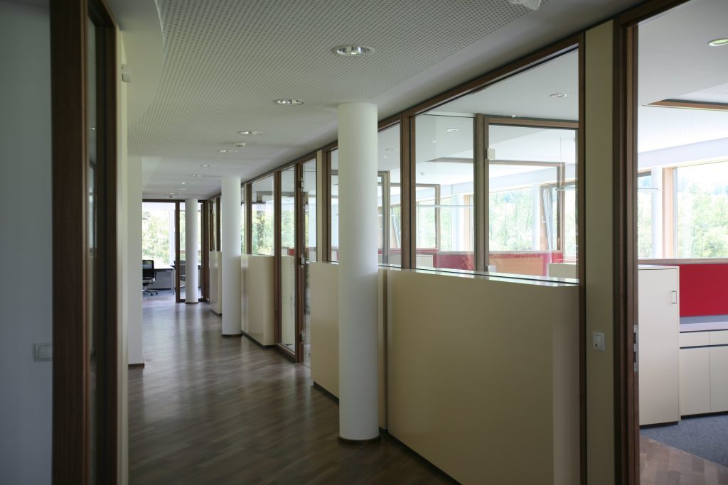 Klausner St. Johann in Tirol Spitzner Architekt TS1 gebogen Alois Scheicher GmbH (Scheicher.Wand)