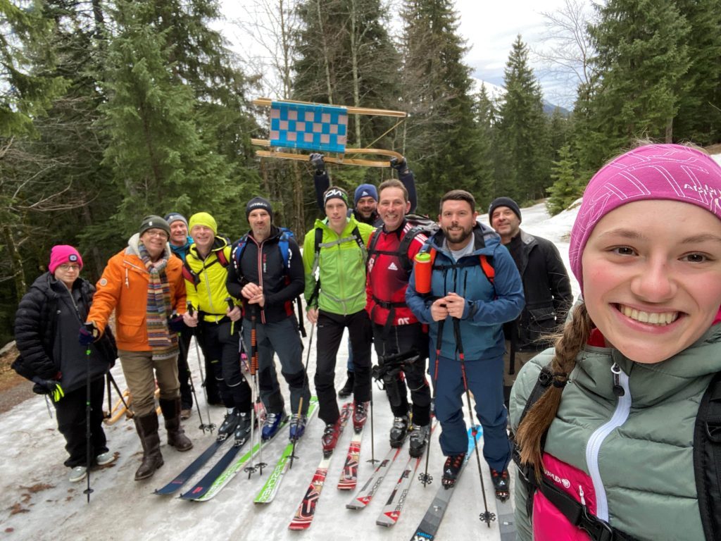 Winterwnaderung auf die Enzianhütte-min