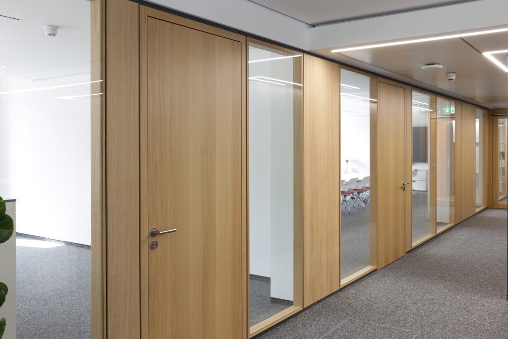 Deutscher Apotheker Verlag Verwaltungsgebäude Büros, Besprechungsräume,Kantine TS2 Flr Eiche Alois Scheicher GmbH (Scheicher.Wand)