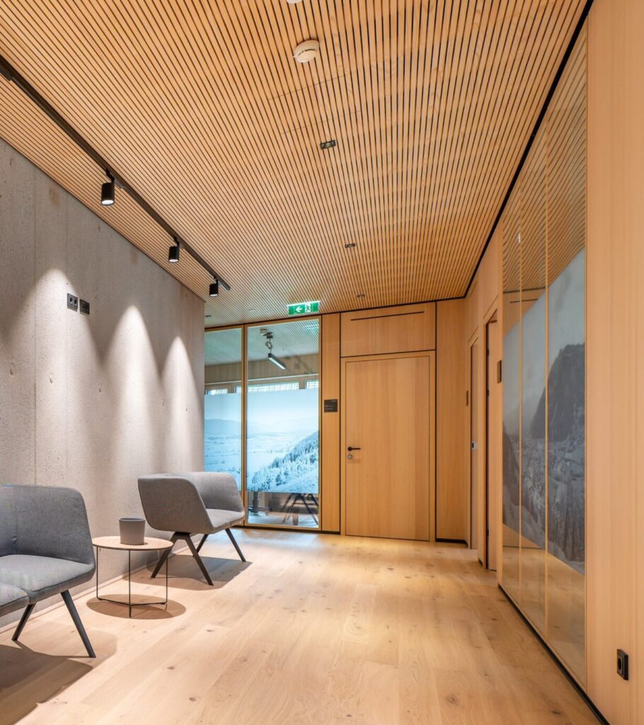 Türen gangseitig flächenbündig, Überströmelemente Weißtanne Alois Scheicher GmbH (Scheicher.Wand)