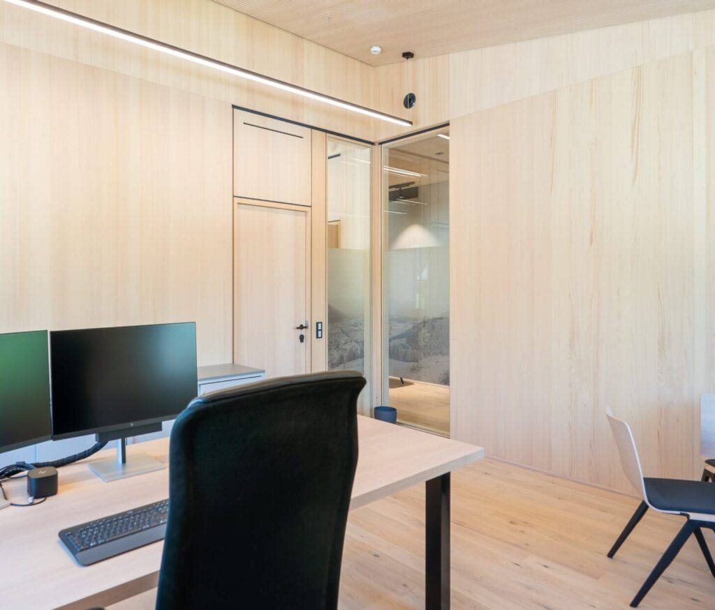 Türen gangseitig flächenbündig, Überströmelemente Weißtanne Alois Scheicher GmbH (Scheicher.Wand)