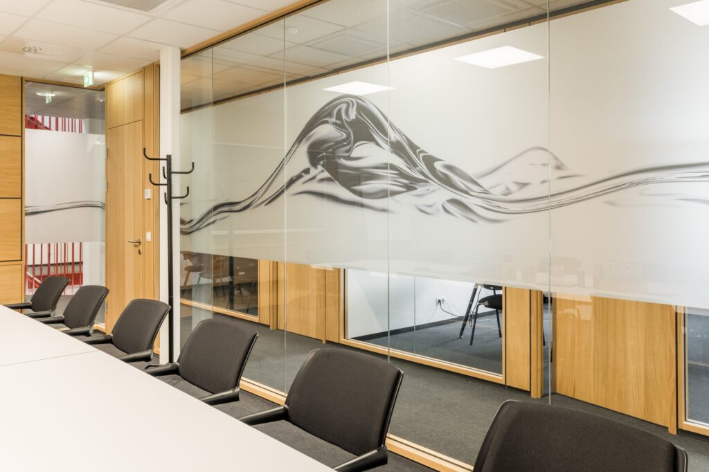 Adaptierung bestehender Büroflächen, Medientechnik TS5 sowie TS4  Eiche Alois Scheicher GmbH (Scheicher.Wand)