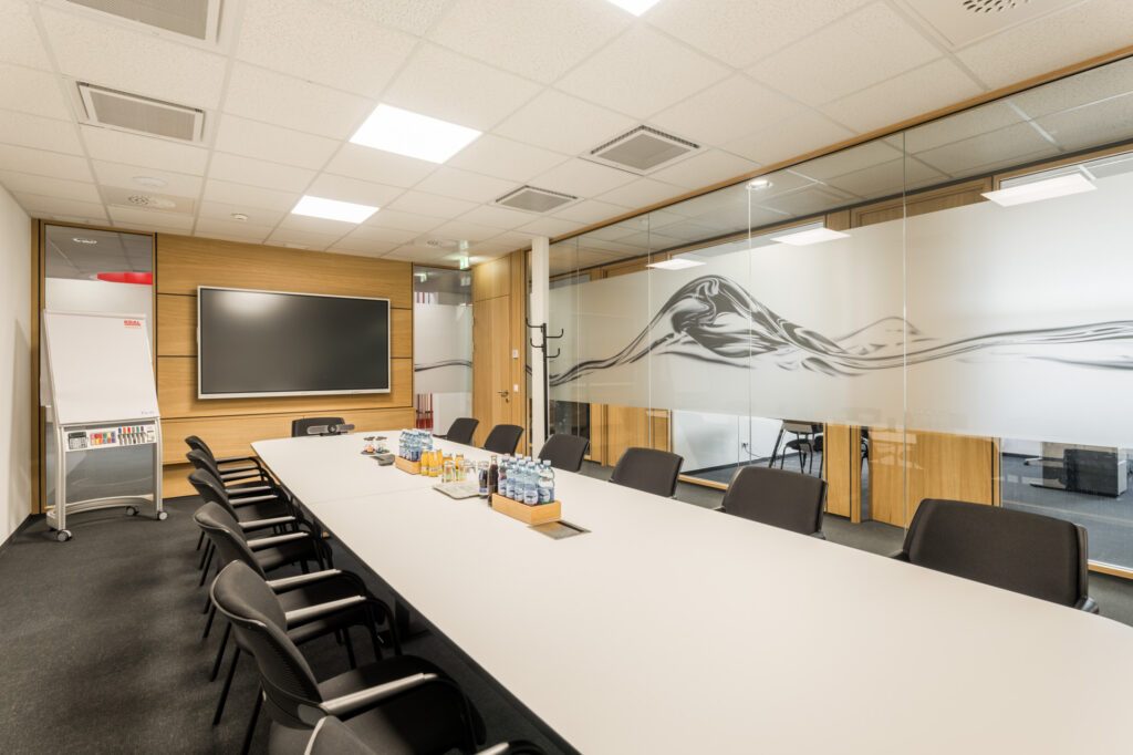 Adaptierung bestehender Büroflächen, Medientechnik TS5 sowie TS4  Eiche Alois Scheicher GmbH (Scheicher.Wand)