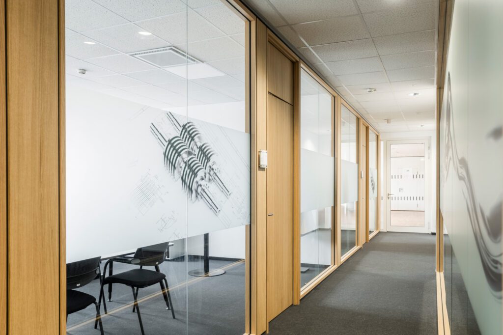 Adaptierung bestehender Büroflächen, Medientechnik TS5 sowie TS4  Eiche Alois Scheicher GmbH (Scheicher.Wand)