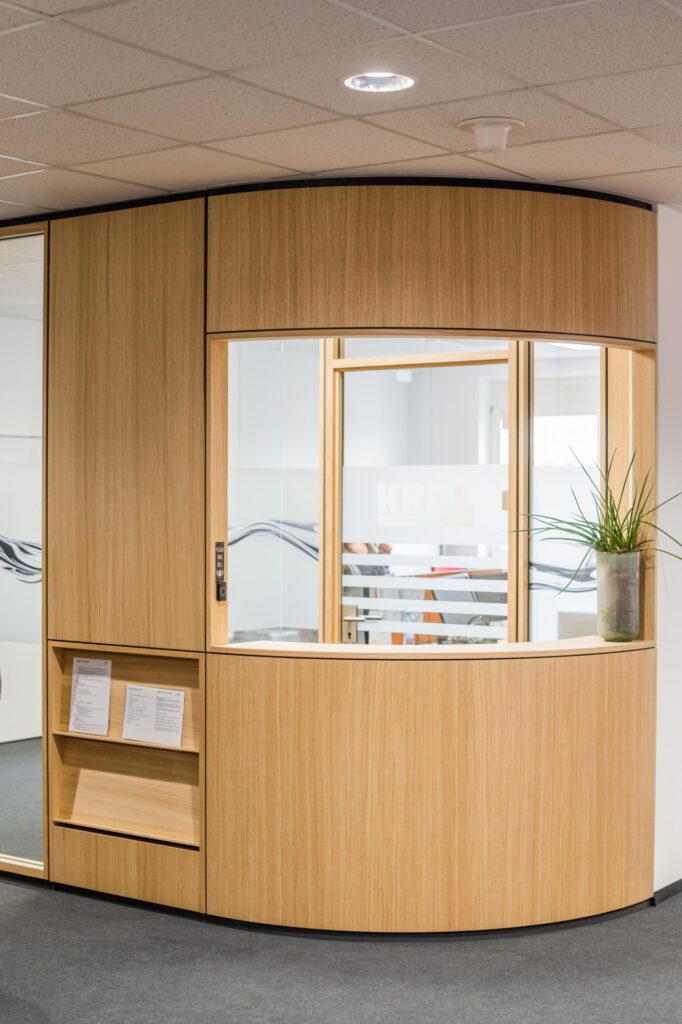 Adaptierung bestehender Büroflächen, Medientechnik TS5 sowie TS4  Eiche Alois Scheicher GmbH (Scheicher.Wand)
