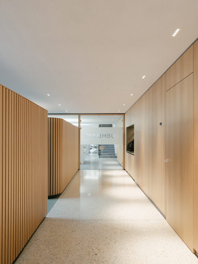 Columbus_Loebell Architects_Patrick Johannsen Fotografie_04_Kojen Flur_04