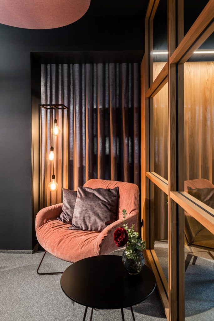 MICHAELKREYER_2405_JenniBuerogestaltung_Showroom_037