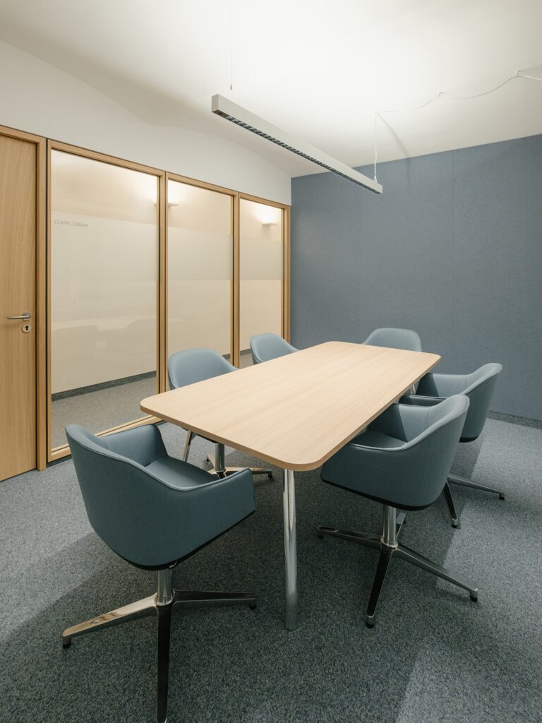 TS1 HOLZ Glasrahmenelemente Eiche TS 4 Vollbauwand Eiche Schallschutzkern Eiche Alois Scheicher GmbH (Scheicher.Wand)