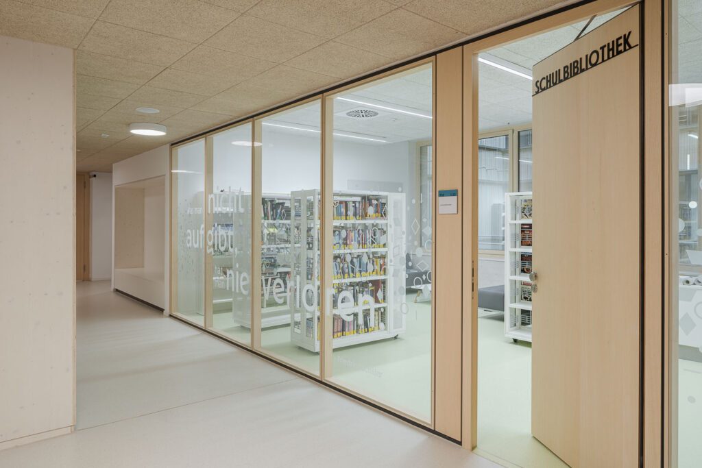 Schulzentrum Stockbruennele in Holzhybridbauweise in Boeblingen