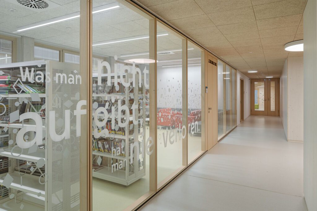 Schulzentrum Stockbruennele in Holzhybridbauweise in Boeblingen