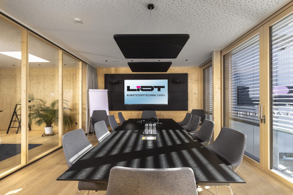 Holz-Glastrennwände TS1 Holz flächenbündige Türen Asteiche natur Astfichte natur wohnlichen Kontrast Flush Türen Alois Scheicher GmbH (Scheicher.Wand)